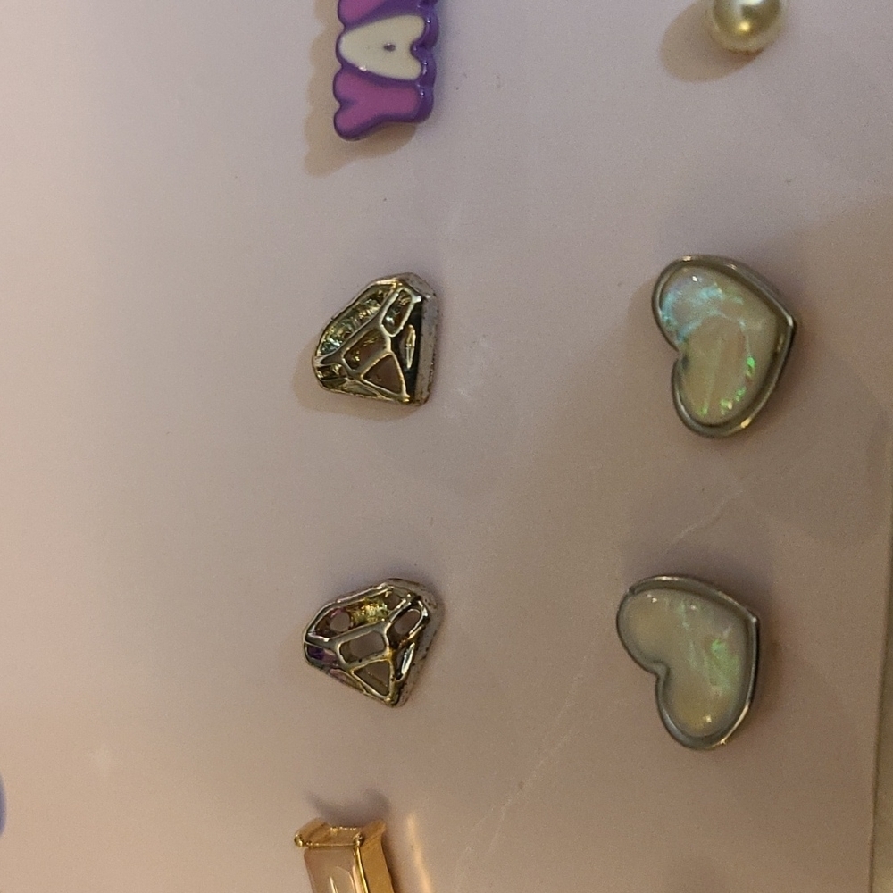 More than magic earrings - Picture 7 of 13